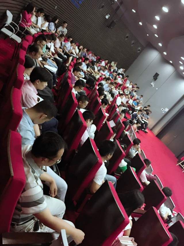 太陽(yáng)能智慧路燈，太陽(yáng)能路燈廠家，太陽(yáng)能路燈價(jià)格